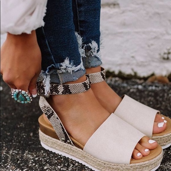 Snake print open toe espadrille - Picture 3 of 3